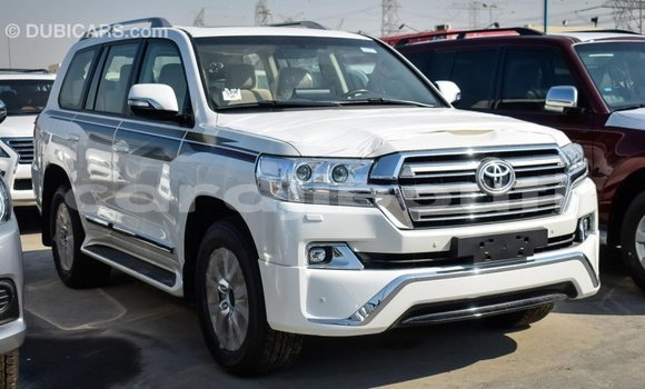 Acheter Import Voiture Toyota Land Cruiser Blanc à Import - Dubai, Ali Sabieh Region Acheter Import Voiture Toyota Land Cruiser Blanc à Import - Dubai, Ali Sabieh Region