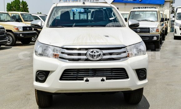 Acheter Import Voiture Toyota Hilux Blanc à Import - Dubai, Ali Sabieh Region Acheter Import Voiture Toyota Hilux Blanc à Import - Dubai, Ali Sabieh Region