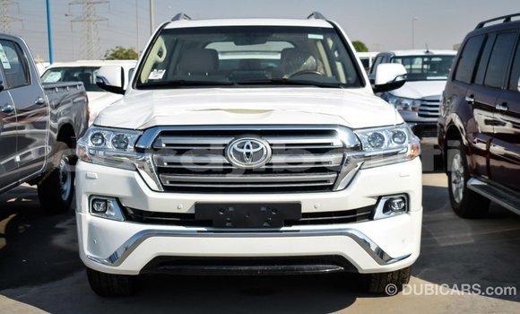 Acheter Import Voiture Toyota Land Cruiser Blanc à Import - Dubai, Ali Sabieh Region Acheter Import Voiture Toyota Land Cruiser Blanc à Import - Dubai, Ali Sabieh Region