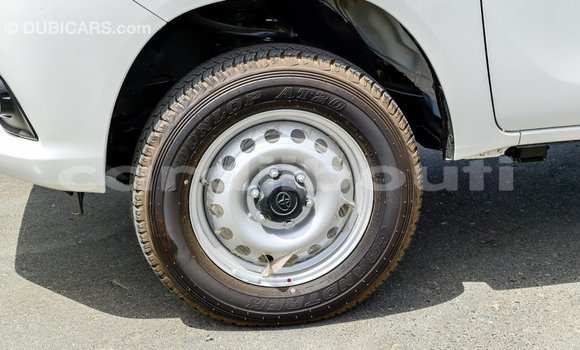 Acheter Import Voiture Toyota Hilux Blanc à Import - Dubai, Ali Sabieh Region Acheter Import Voiture Toyota Hilux Blanc à Import - Dubai, Ali Sabieh Region