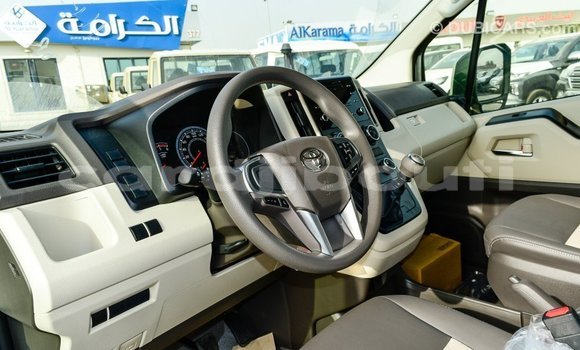 Acheter Import Voiture Toyota Hiace Blanc à Import - Dubai, Ali Sabieh Region Acheter Import Voiture Toyota Hiace Blanc à Import - Dubai, Ali Sabieh Region