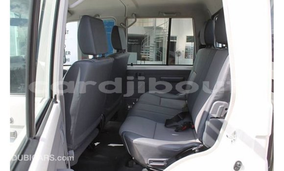 Buy Import Toyota Land Cruiser White Car in Import - Dubai in Ali Sabieh Region Buy Import Toyota Land Cruiser White Car in Import - Dubai in Ali Sabieh Region
