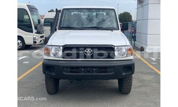 Acheter Import Voiture Toyota Land Cruiser Blanc à Import - Dubai, Ali Sabieh Region Acheter Import Voiture Toyota Land Cruiser Blanc à Import - Dubai, Ali Sabieh Region