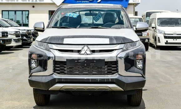 Acheter Import Voiture Mitsubishi L200 Noir à Import - Dubai, Ali Sabieh Region Acheter Import Voiture Mitsubishi L200 Noir à Import - Dubai, Ali Sabieh Region