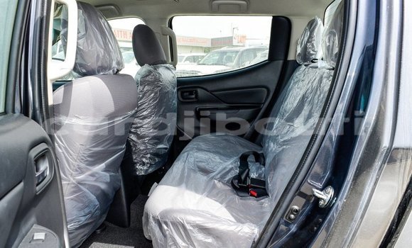 Acheter Import Voiture Mitsubishi L200 Noir à Import - Dubai, Ali Sabieh Region Acheter Import Voiture Mitsubishi L200 Noir à Import - Dubai, Ali Sabieh Region