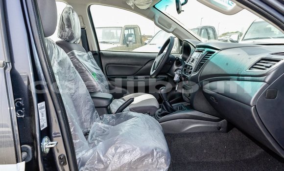 Acheter Import Voiture Mitsubishi L200 Noir à Import - Dubai, Ali Sabieh Region Acheter Import Voiture Mitsubishi L200 Noir à Import - Dubai, Ali Sabieh Region