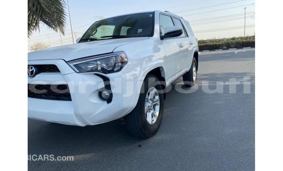 Acheter Import Voiture Toyota 4Runner Blanc à Import - Dubai, Ali Sabieh Region Acheter Import Voiture Toyota 4Runner Blanc à Import - Dubai, Ali Sabieh Region
