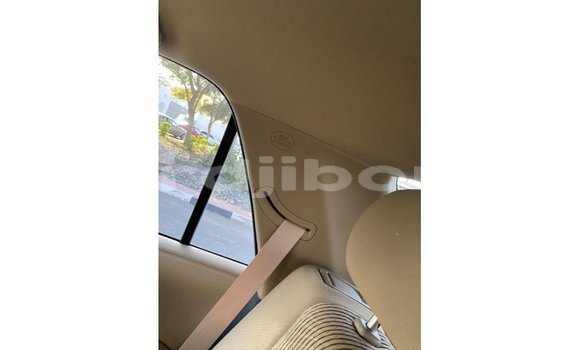 Acheter Import Voiture Toyota 4Runner Blanc à Import - Dubai, Ali Sabieh Region Acheter Import Voiture Toyota 4Runner Blanc à Import - Dubai, Ali Sabieh Region