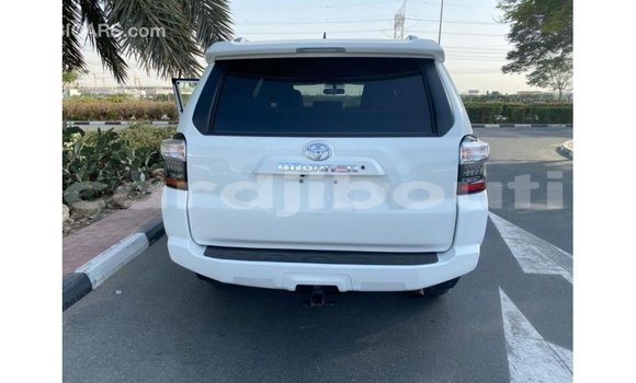 Acheter Import Voiture Toyota 4Runner Blanc à Import - Dubai, Ali Sabieh Region Acheter Import Voiture Toyota 4Runner Blanc à Import - Dubai, Ali Sabieh Region