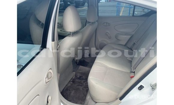 Acheter Import Voiture Nissan Sunny Blanc à Import - Dubai, Ali Sabieh Region Acheter Import Voiture Nissan Sunny Blanc à Import - Dubai, Ali Sabieh Region