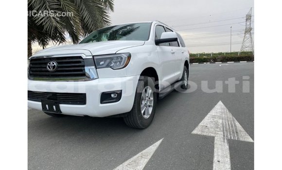 Acheter Import Voiture Toyota Sequoia Blanc à Import - Dubai, Ali Sabieh Region Acheter Import Voiture Toyota Sequoia Blanc à Import - Dubai, Ali Sabieh Region