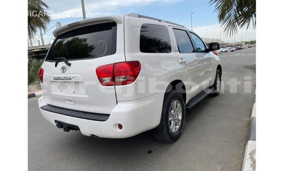 Acheter Import Voiture Toyota Sequoia Blanc à Import - Dubai, Ali Sabieh Region Acheter Import Voiture Toyota Sequoia Blanc à Import - Dubai, Ali Sabieh Region