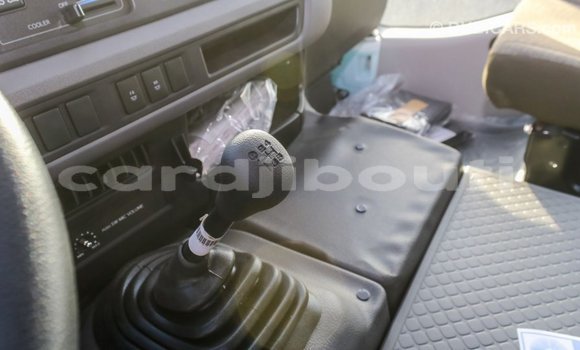 Acheter Import Voiture Toyota Coaster Blanc à Import - Dubai, Ali Sabieh Region Acheter Import Voiture Toyota Coaster Blanc à Import - Dubai, Ali Sabieh Region