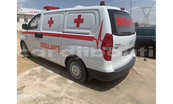 Acheter Import Voiture Hyundai Accent Blanc à Import - Dubai, Ali Sabieh Region Acheter Import Voiture Hyundai Accent Blanc à Import - Dubai, Ali Sabieh Region