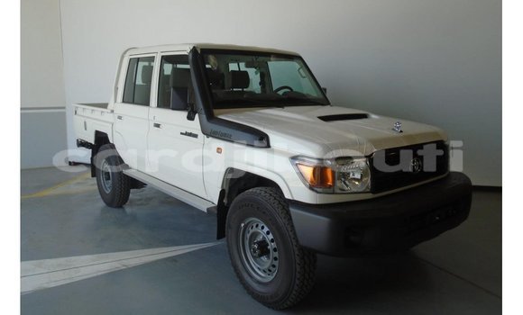 Buy Import Toyota Land Cruiser White Car in Import - Dubai in Ali Sabieh Region Buy Import Toyota Land Cruiser White Car in Import - Dubai in Ali Sabieh Region