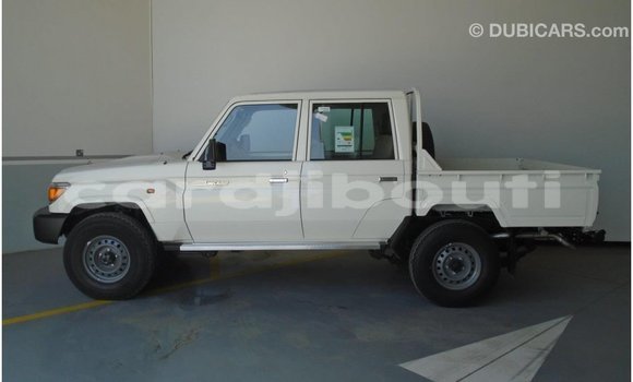 Buy Import Toyota Land Cruiser White Car in Import - Dubai in Ali Sabieh Region Buy Import Toyota Land Cruiser White Car in Import - Dubai in Ali Sabieh Region