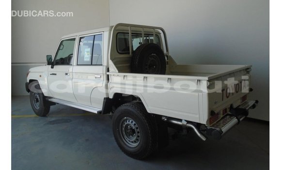 Buy Import Toyota Land Cruiser White Car in Import - Dubai in Ali Sabieh Region Buy Import Toyota Land Cruiser White Car in Import - Dubai in Ali Sabieh Region