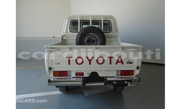 Buy Import Toyota Land Cruiser White Car in Import - Dubai in Ali Sabieh Region Buy Import Toyota Land Cruiser White Car in Import - Dubai in Ali Sabieh Region