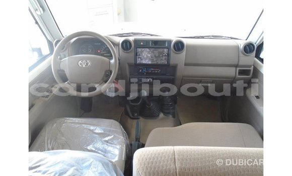 Buy Import Toyota Land Cruiser White Car in Import - Dubai in Ali Sabieh Region Buy Import Toyota Land Cruiser White Car in Import - Dubai in Ali Sabieh Region