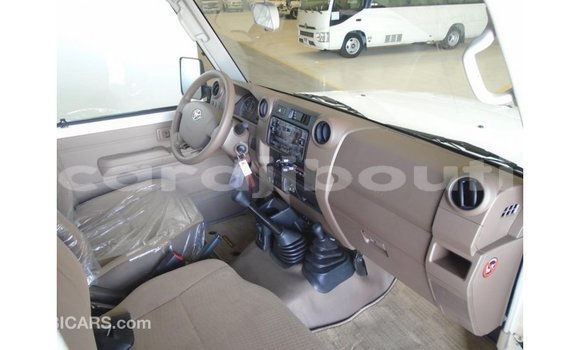 Buy Import Toyota Land Cruiser White Car in Import - Dubai in Ali Sabieh Region Buy Import Toyota Land Cruiser White Car in Import - Dubai in Ali Sabieh Region
