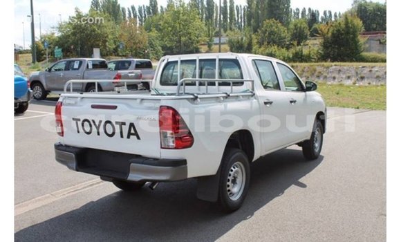 Buy Import Toyota Hilux White Car in Import - Dubai in Ali Sabieh Region Buy Import Toyota Hilux White Car in Import - Dubai in Ali Sabieh Region