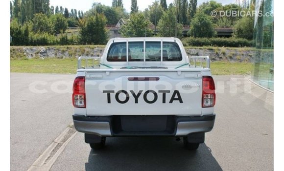 Buy Import Toyota Hilux White Car in Import - Dubai in Ali Sabieh Region Buy Import Toyota Hilux White Car in Import - Dubai in Ali Sabieh Region