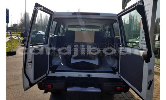 Buy Import Toyota Land Cruiser White Car in Import - Dubai in Ali Sabieh Region Buy Import Toyota Land Cruiser White Car in Import - Dubai in Ali Sabieh Region