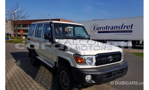 Buy Import Toyota Land Cruiser White Car in Import - Dubai in Ali Sabieh Region Buy Import Toyota Land Cruiser White Car in Import - Dubai in Ali Sabieh Region