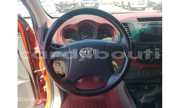 Acheter Import Voiture Toyota Hilux Rouge à Import - Dubai, Ali Sabieh Region Acheter Import Voiture Toyota Hilux Rouge à Import - Dubai, Ali Sabieh Region