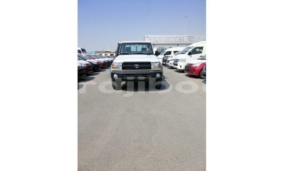 Buy Import Toyota Land Cruiser Beige Car in Import - Dubai in Ali Sabieh Region Buy Import Toyota Land Cruiser Beige Car in Import - Dubai in Ali Sabieh Region