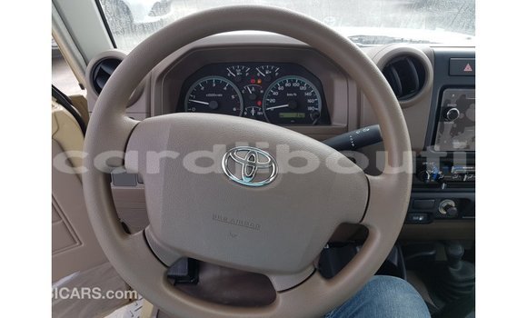 Buy Import Toyota Land Cruiser Beige Car in Import - Dubai in Ali Sabieh Region Buy Import Toyota Land Cruiser Beige Car in Import - Dubai in Ali Sabieh Region