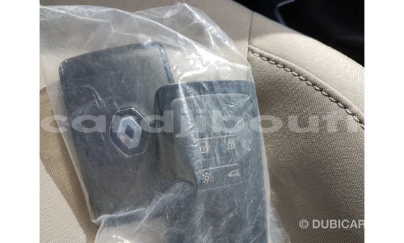 Buy Import Renault 19 Green Car in Import - Dubai in Ali Sabieh Region Buy Import Renault 19 Green Car in Import - Dubai in Ali Sabieh Region