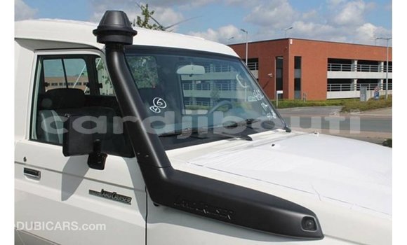 Buy Import Toyota Land Cruiser White Car in Import - Dubai in Ali Sabieh Region Buy Import Toyota Land Cruiser White Car in Import - Dubai in Ali Sabieh Region