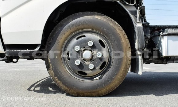 Acheter Import Utilitaire Hino 300 Series Blanc à Import - Dubai, Ali Sabieh Region