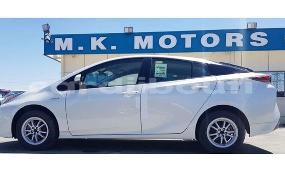 Buy Import Toyota Prius White Car in Import - Dubai in Ali Sabieh Region Buy Import Toyota Prius White Car in Import - Dubai in Ali Sabieh Region
