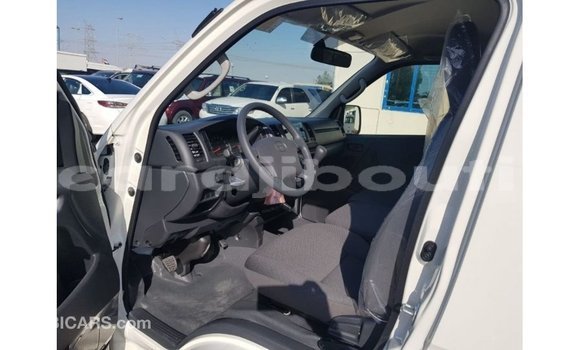 Buy Import Toyota Hiace White Car in Import - Dubai in Ali Sabieh Region Buy Import Toyota Hiace White Car in Import - Dubai in Ali Sabieh Region