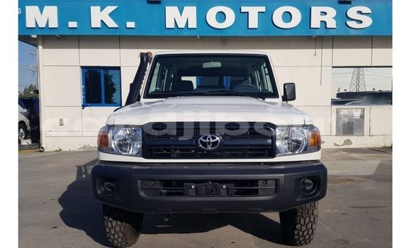 Buy Import Toyota Land Cruiser White Car in Import - Dubai in Ali Sabieh Region Buy Import Toyota Land Cruiser White Car in Import - Dubai in Ali Sabieh Region