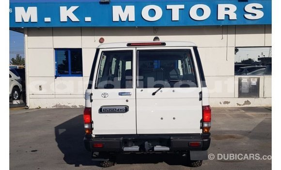 Buy Import Toyota Land Cruiser White Car in Import - Dubai in Ali Sabieh Region Buy Import Toyota Land Cruiser White Car in Import - Dubai in Ali Sabieh Region