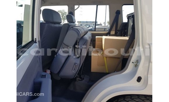 Buy Import Toyota Land Cruiser White Car in Import - Dubai in Ali Sabieh Region Buy Import Toyota Land Cruiser White Car in Import - Dubai in Ali Sabieh Region