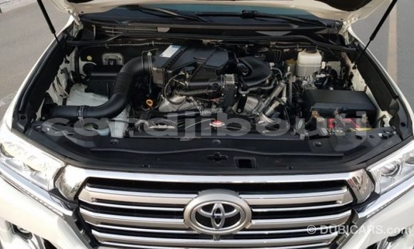 Buy Import Toyota Land Cruiser White Car in Import - Dubai in Ali Sabieh Region Buy Import Toyota Land Cruiser White Car in Import - Dubai in Ali Sabieh Region