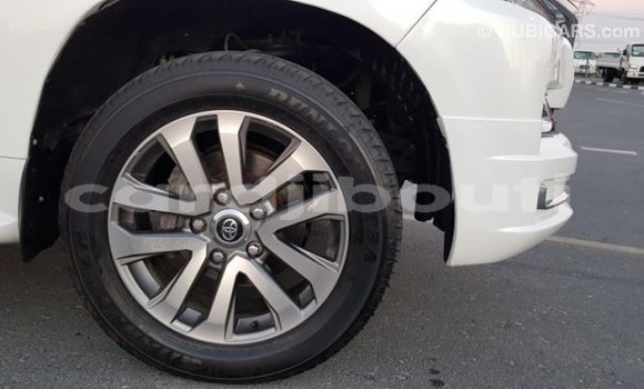 Buy Import Toyota Land Cruiser White Car in Import - Dubai in Ali Sabieh Region Buy Import Toyota Land Cruiser White Car in Import - Dubai in Ali Sabieh Region