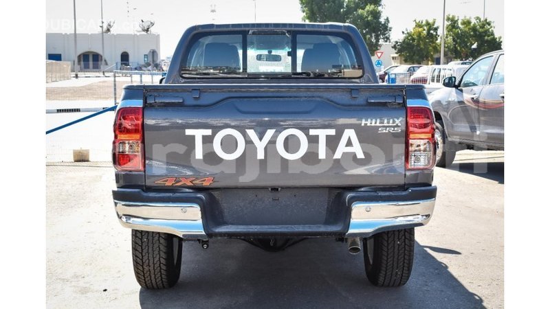 Big with watermark toyota hilux ali sabieh region import dubai 3180
