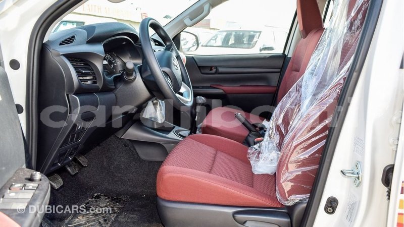 Big with watermark toyota hilux ali sabieh region import dubai 3181