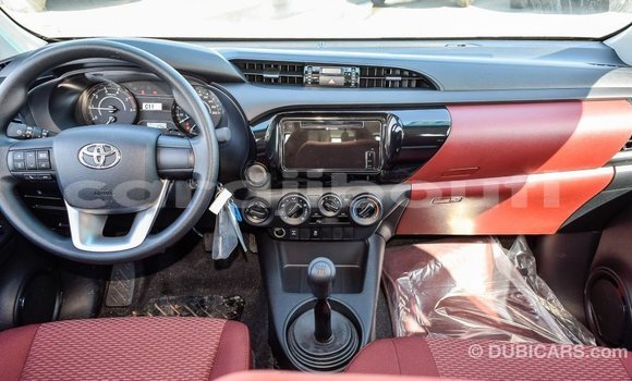 Acheter Import Voiture Toyota Hilux Blanc à Import - Dubai, Ali Sabieh Region Acheter Import Voiture Toyota Hilux Blanc à Import - Dubai, Ali Sabieh Region