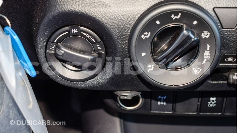 Big with watermark toyota hilux ali sabieh region import dubai 3181