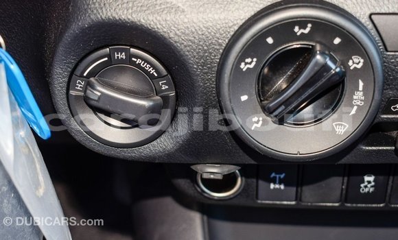 Acheter Import Voiture Toyota Hilux Blanc à Import - Dubai, Ali Sabieh Region Acheter Import Voiture Toyota Hilux Blanc à Import - Dubai, Ali Sabieh Region