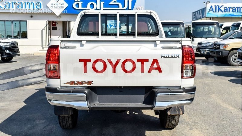 Big with watermark toyota hilux ali sabieh region import dubai 3181