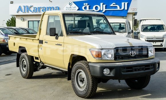 Acheter Import Voiture Toyota Land Cruiser Beige à Import - Dubai, Ali Sabieh Region Acheter Import Voiture Toyota Land Cruiser Beige à Import - Dubai, Ali Sabieh Region