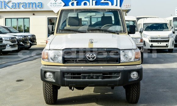 Acheter Import Voiture Toyota Land Cruiser Beige à Import - Dubai, Ali Sabieh Region Acheter Import Voiture Toyota Land Cruiser Beige à Import - Dubai, Ali Sabieh Region