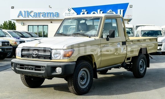 Acheter Import Voiture Toyota Land Cruiser Beige à Import - Dubai, Ali Sabieh Region Acheter Import Voiture Toyota Land Cruiser Beige à Import - Dubai, Ali Sabieh Region
